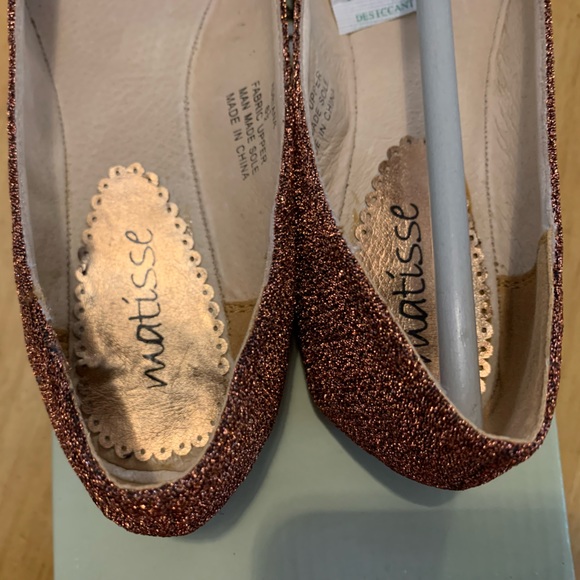 New MATISSE Adriana Copper Shimmer Floral Flats SHOES size 6.5 NIB - Picture 3 of 8